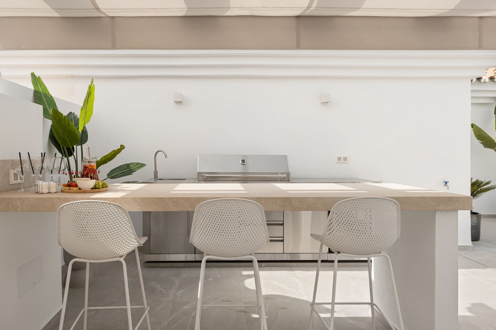 3 Zimmer Penthouse zu verkaufen in Nueva Andalucia mit Pool - 845.000 € (Ref: 9348500)