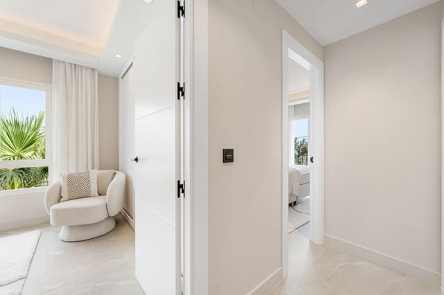 3 Zimmer Penthouse zu verkaufen in Nueva Andalucia, Marbella mit Pool - 845.000 € (Ref: 9348500)