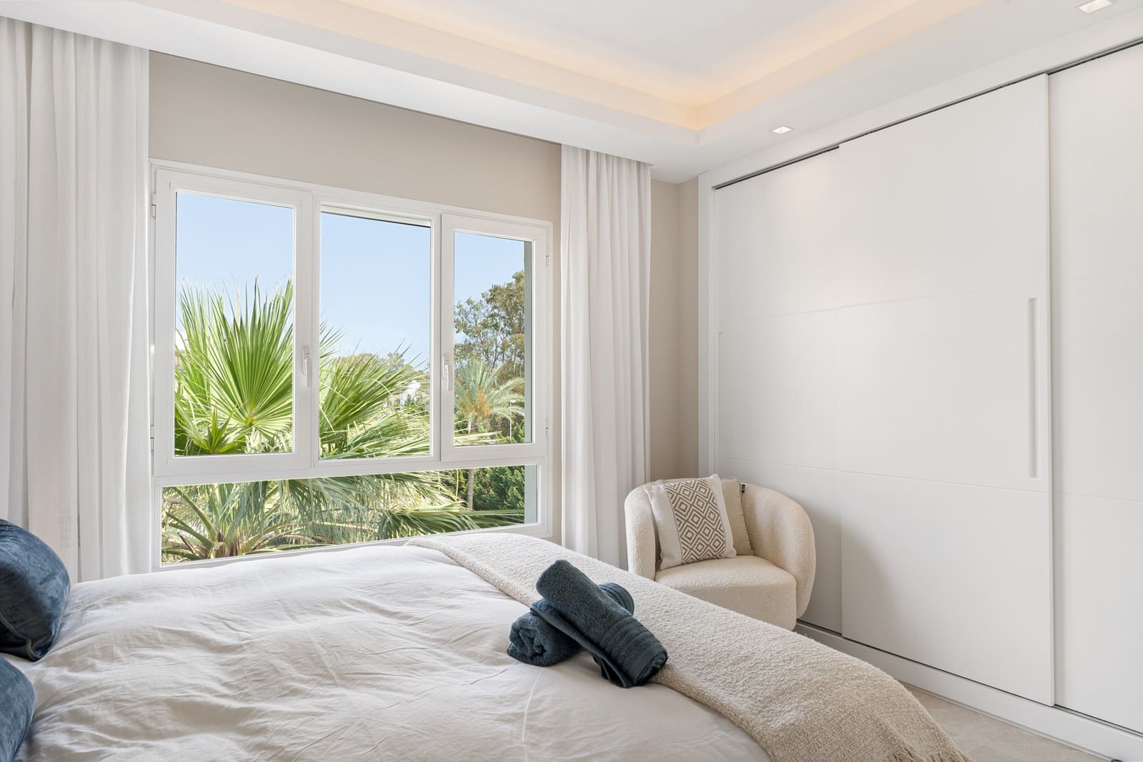 3 Zimmer Penthouse zu verkaufen in Nueva Andalucia mit Pool - 845.000 € (Ref: 9348500)