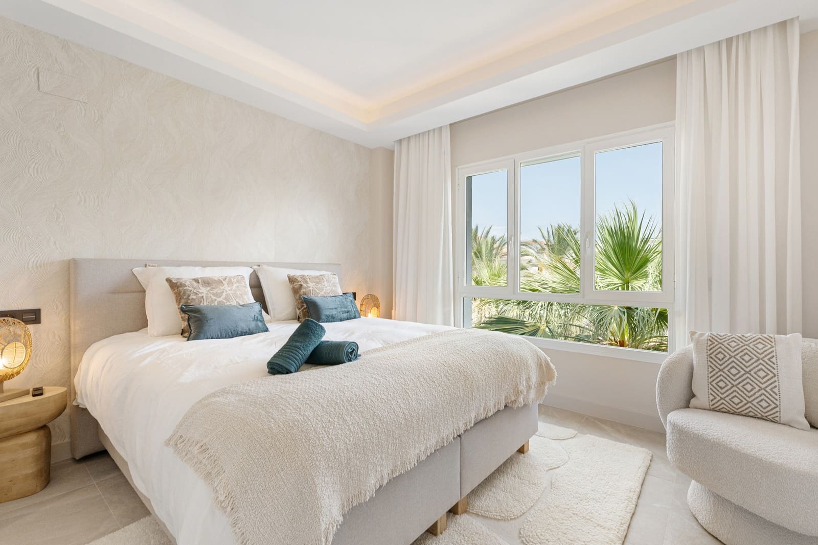 3 slaapkamer Penthouse te koop in Nueva Andalucia met zwembad - € 845.000 (Ref: 9348500)