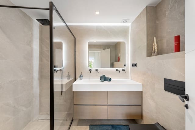 3 soveværelse Penthouse til salg i Nueva Andalucia, Marbella med swimmingpool - € 845.000 (Ref: 9348500)