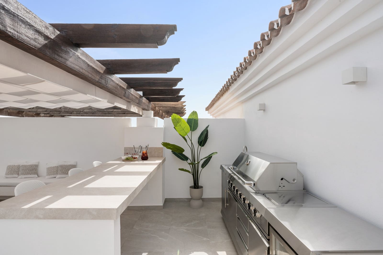 3 slaapkamer Penthouse te koop in Nueva Andalucia met zwembad - € 845.000 (Ref: 9348500)