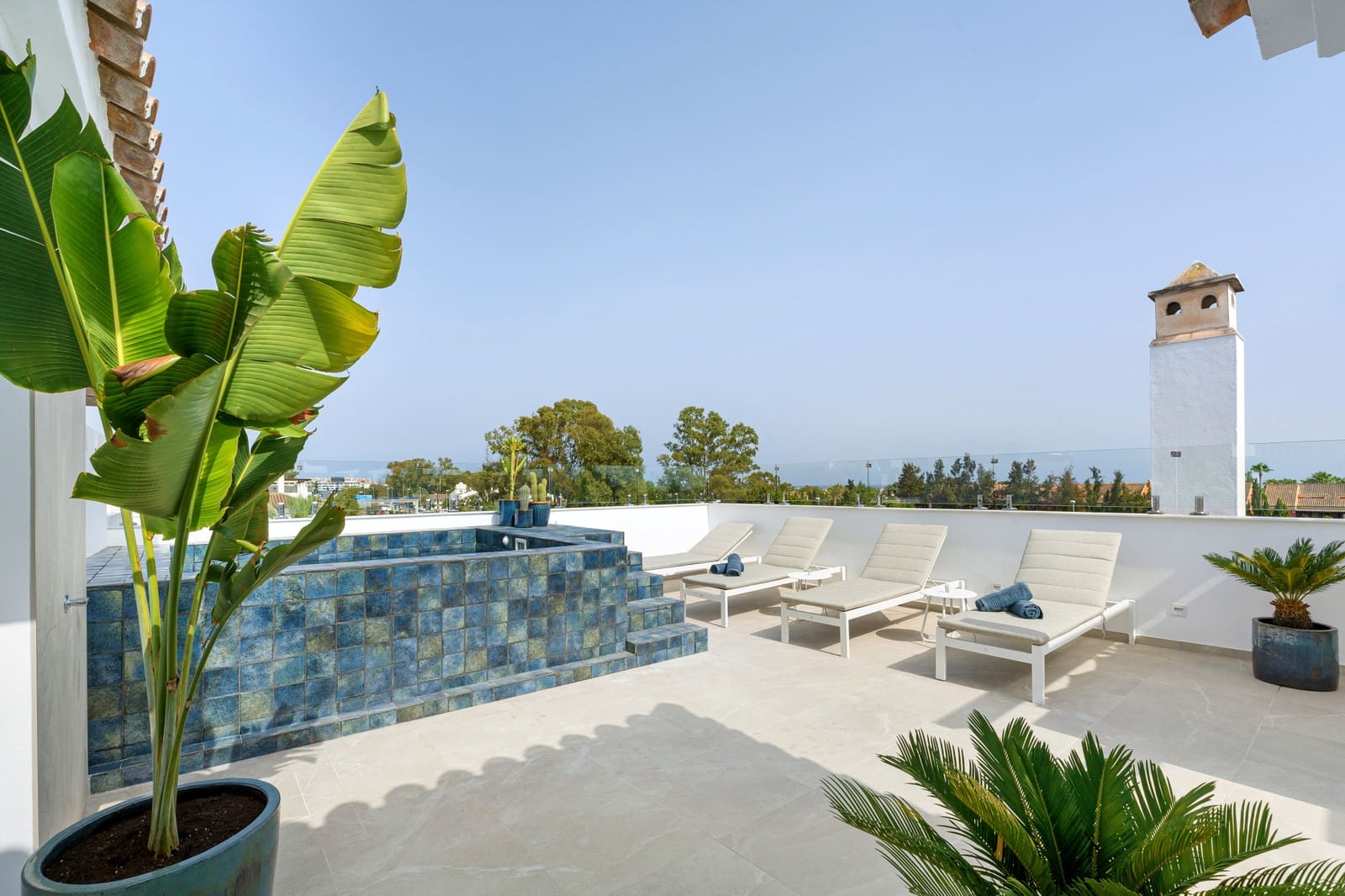 3 slaapkamer Penthouse te koop in Nueva Andalucia met zwembad - € 845.000 (Ref: 9348500)