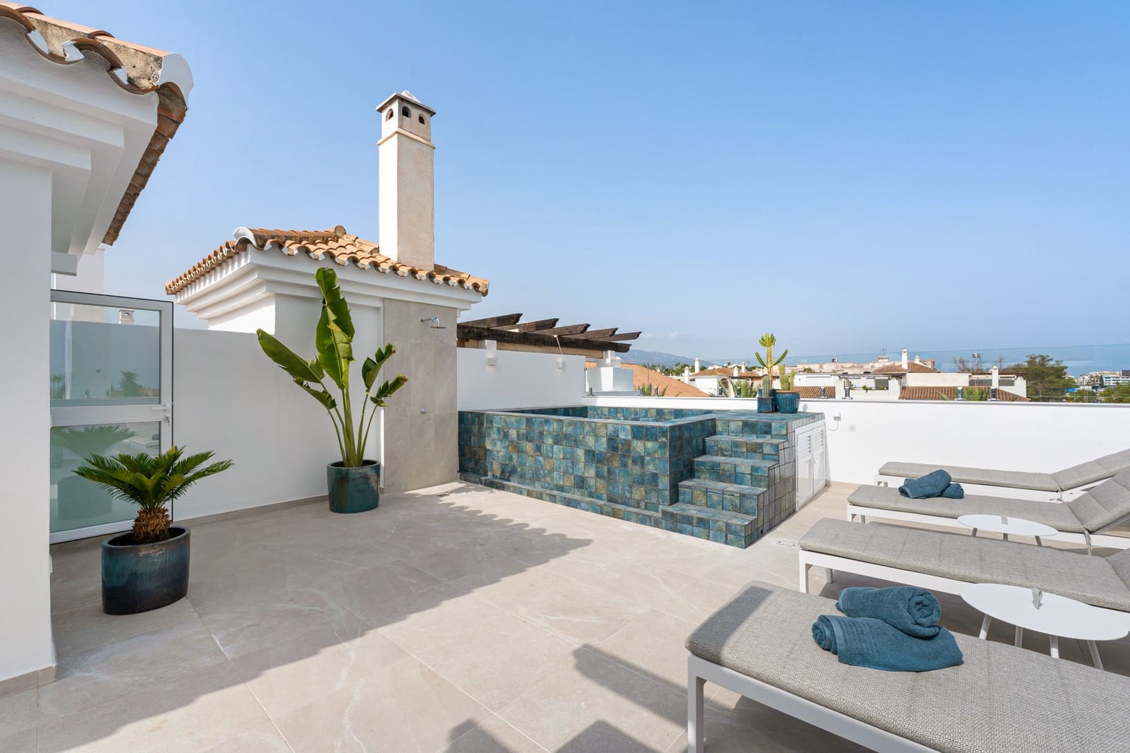 3 slaapkamer Penthouse te koop in Nueva Andalucia met zwembad - € 845.000 (Ref: 9348500)