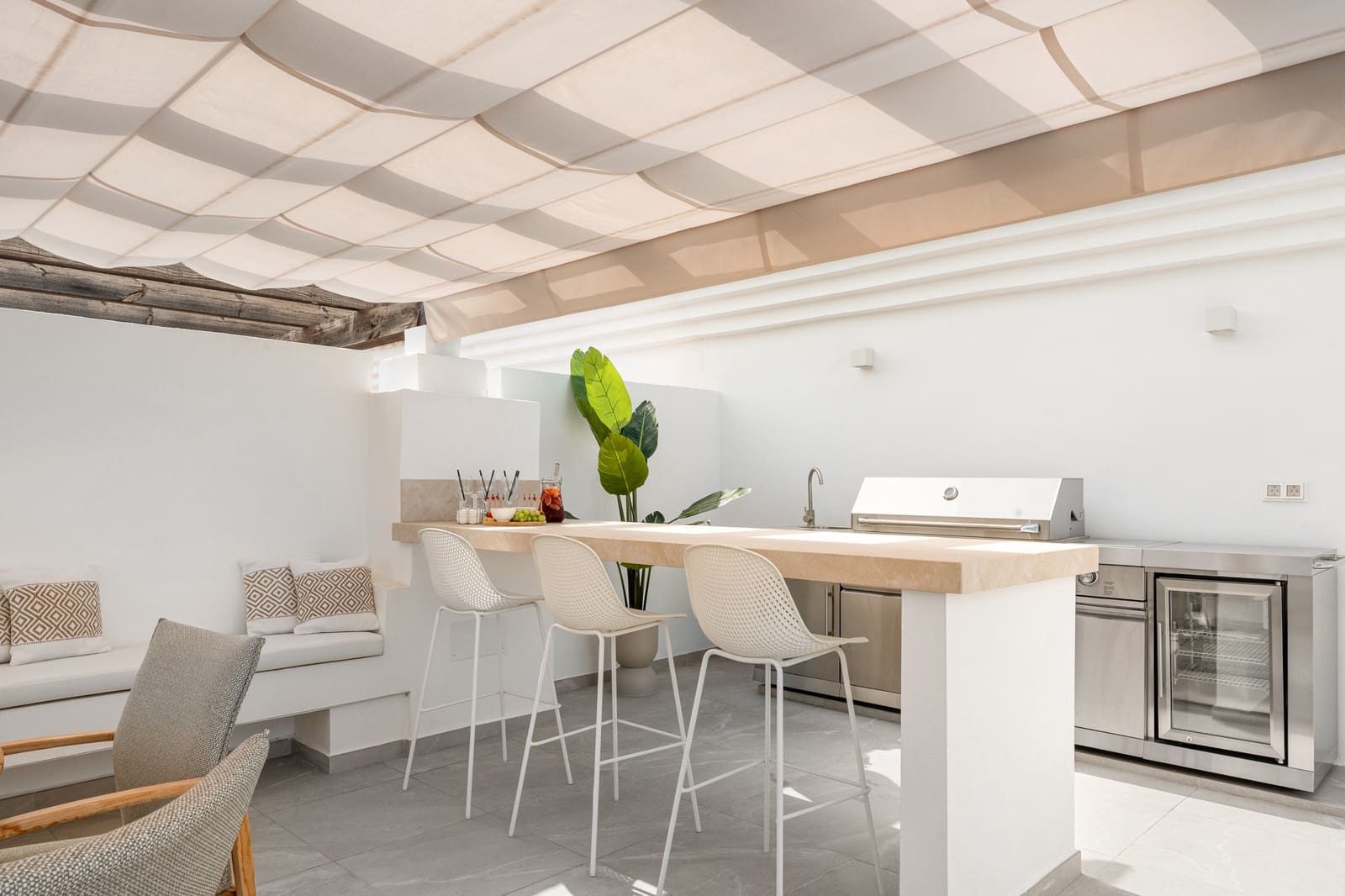 3 slaapkamer Penthouse te koop in Nueva Andalucia met zwembad - € 845.000 (Ref: 9348500)