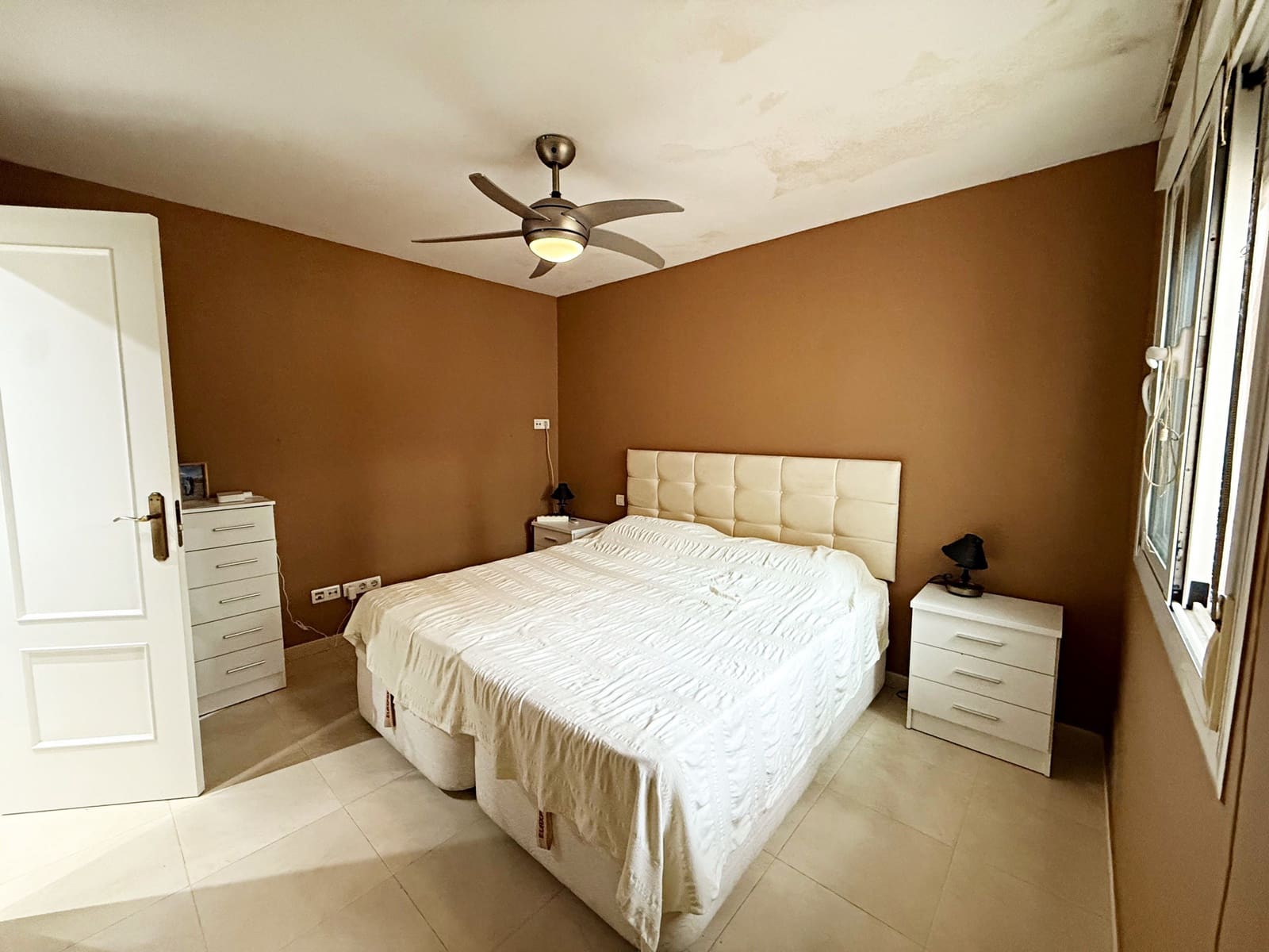 3 makuuhuone Huoneisto myytävänä paikassa Nueva Andalucia mukana uima-altaan 
autotalli - 650 000 € (Ref: 9348813)