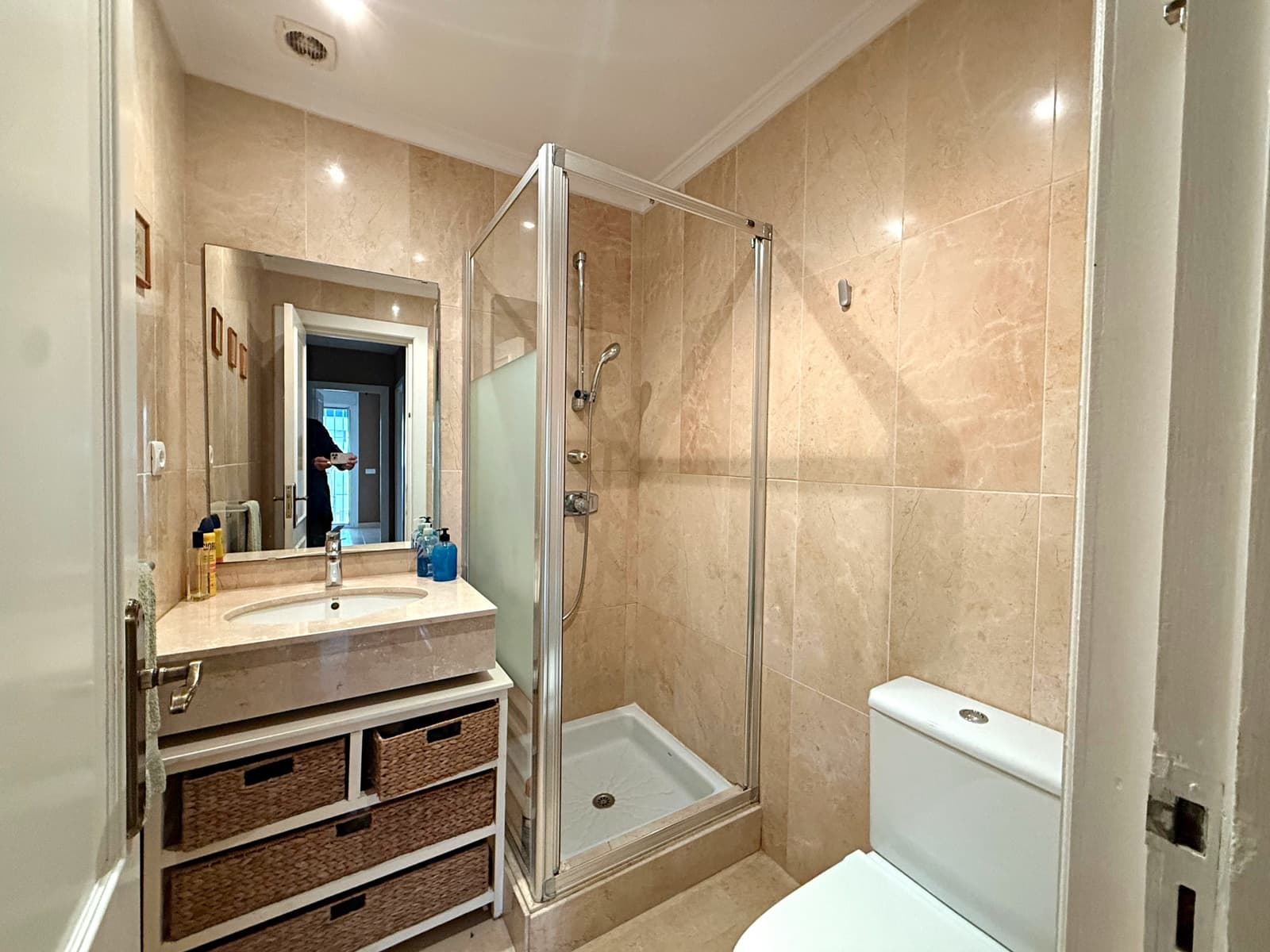 3 makuuhuone Huoneisto myytävänä paikassa Nueva Andalucia mukana uima-altaan 
autotalli - 650 000 € (Ref: 9348813)