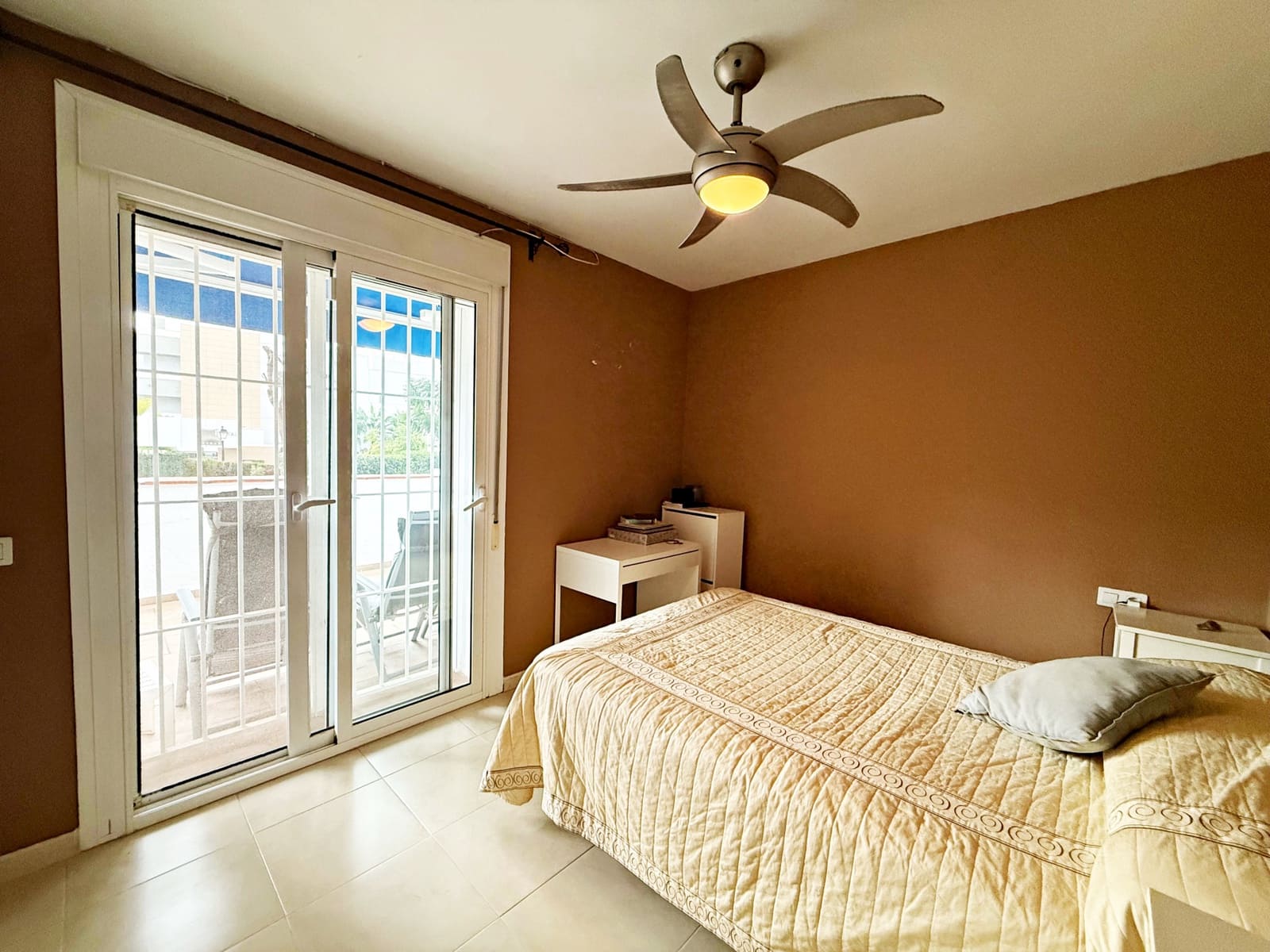 3 makuuhuone Huoneisto myytävänä paikassa Nueva Andalucia mukana uima-altaan 
autotalli - 650 000 € (Ref: 9348813)