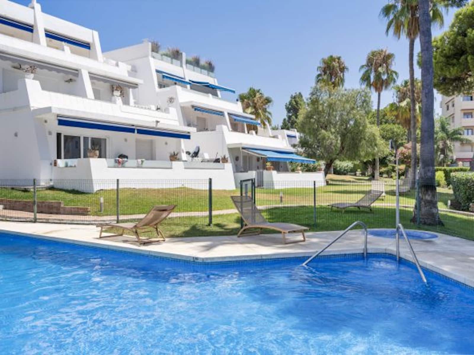 3 bedroom Apartment for sale in Nueva Andalucia with pool garage - € 630,000 (Ref: 9348813)