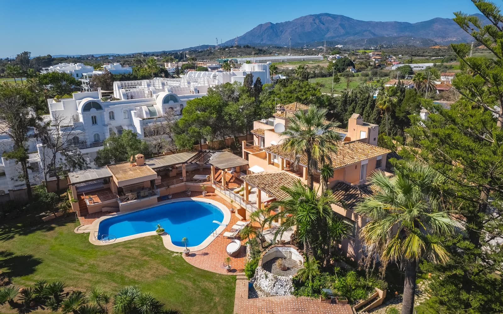 8 chambre Villa/Maison à vendre à Estepona avec piscine garage - 6 800 000 € (Ref: 9357674)