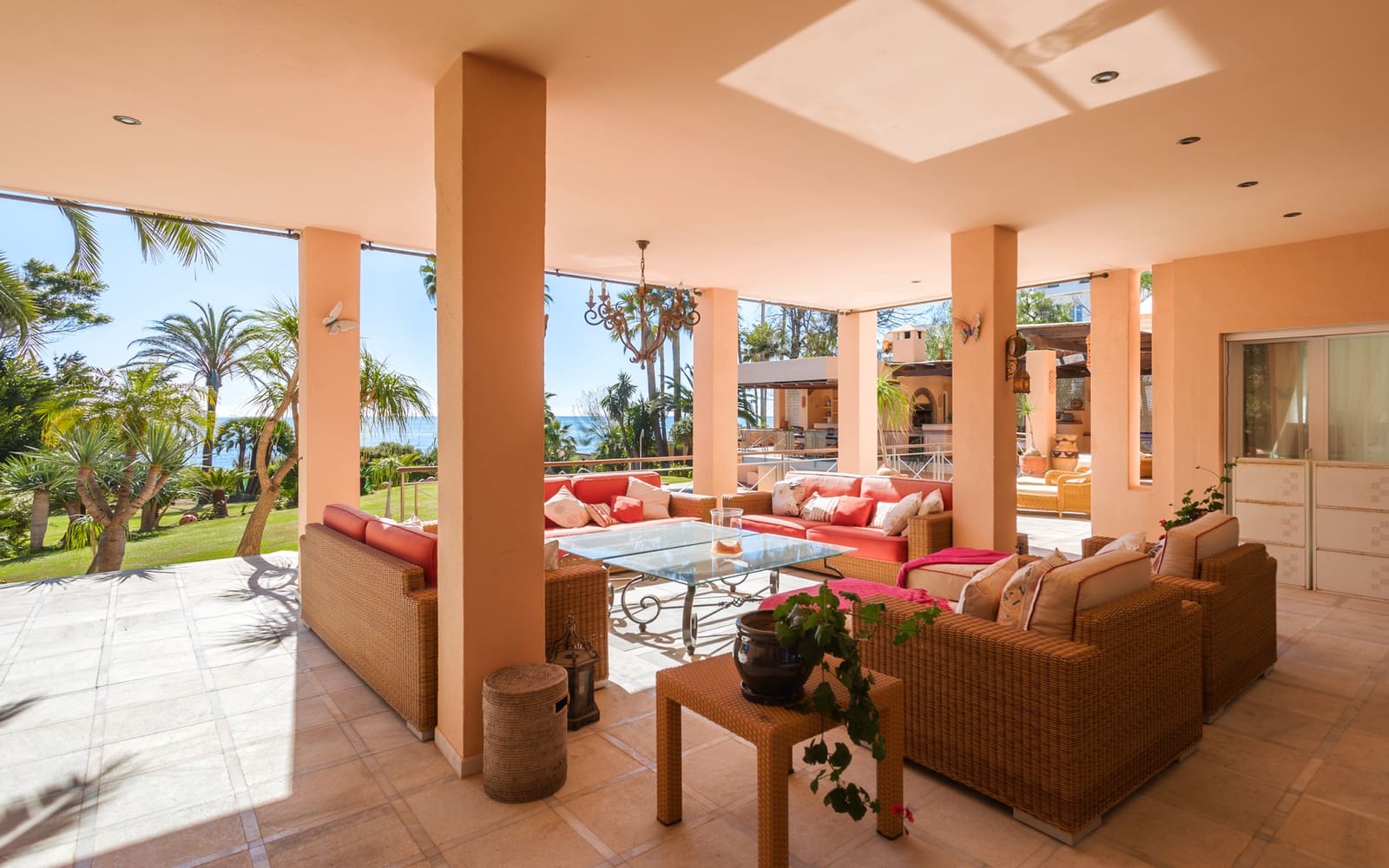8 soveværelse Villa til salg i Estepona med swimmingpool garage - € 6.800.000 (Ref: 9357674)