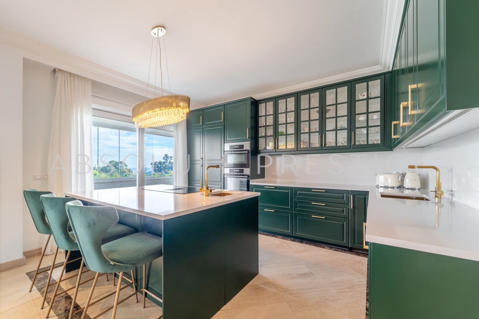 3 bedroom Apartment for sale in Marbella with pool garage - € 2,500,000 (Ref: 9357952)