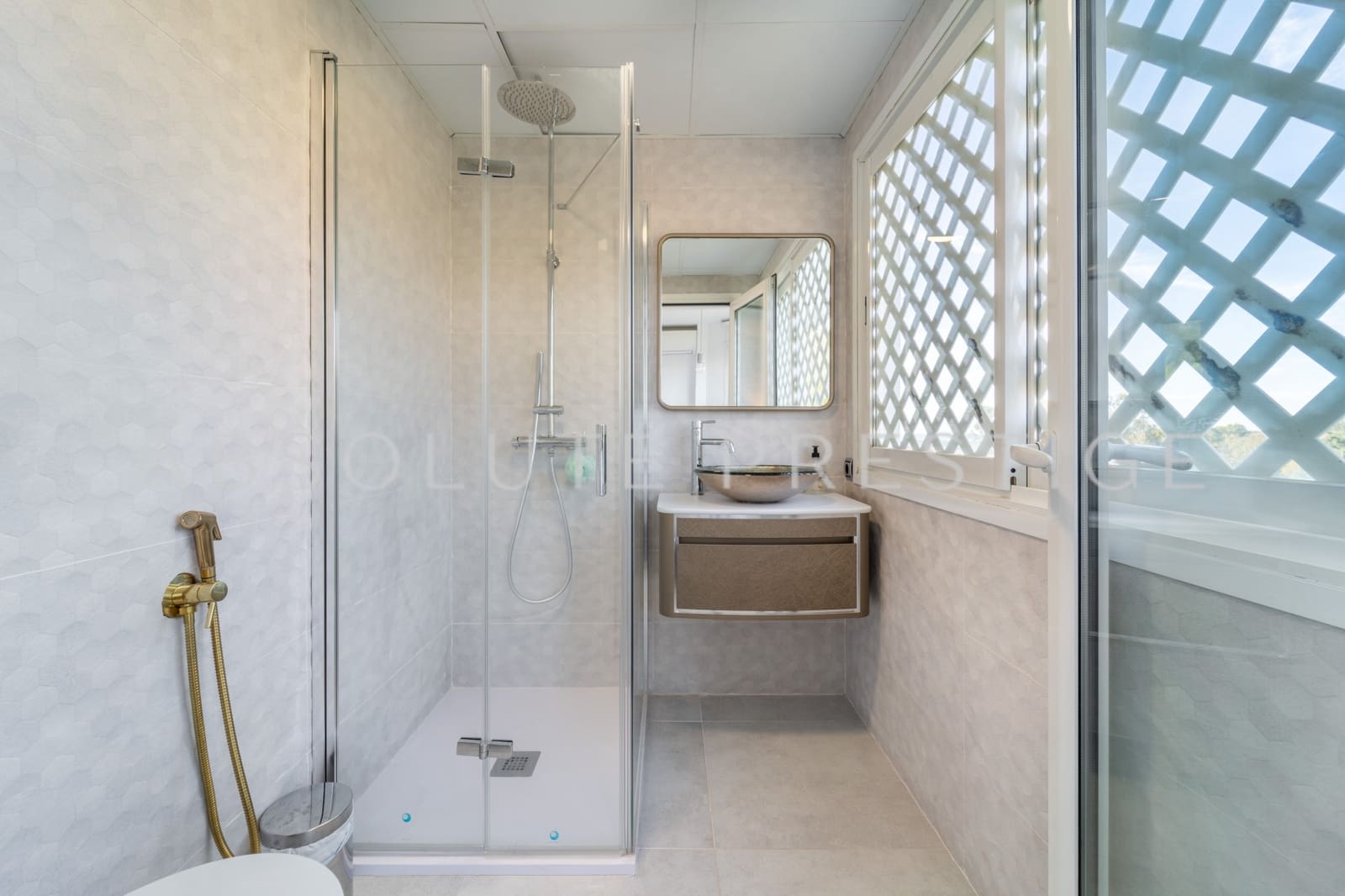 Apartamento de 3 habitaciones en Marbella en venta con piscina garaje - 2.330.000 € (Ref: 9357952)