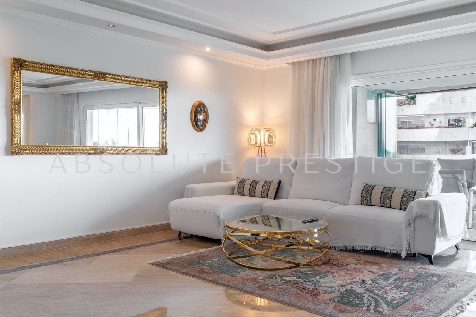 Apartamento de 3 habitaciones en Marbella en venta con piscina garaje - 2.330.000 € (Ref: 9357952)