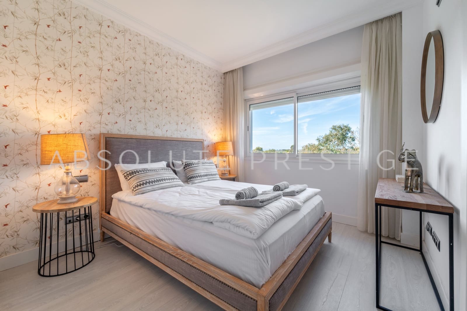 Apartamento de 3 habitaciones en Marbella en venta con piscina garaje - 2.330.000 € (Ref: 9357952)