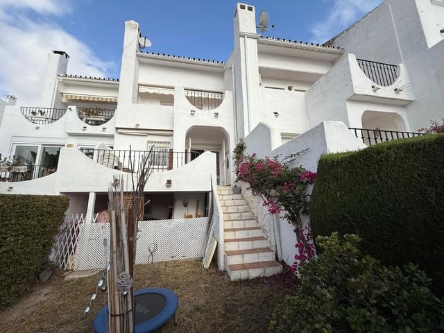 2 chambre Maison de Ville à vendre à Alto de los Monteros, Marbella avec piscine - 417 000 € (Ref: 9370356)