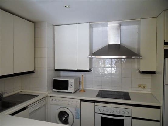 2 quarto Apartamento para venda em Puerto Banus, Marbella com piscina garagem - 465 000 € (Ref: 9370357)