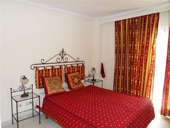 2 quarto Apartamento para venda em Puerto Banus, Marbella com piscina garagem - 465 000 € (Ref: 9370357)