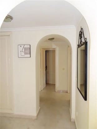 2 soveværelse Lejlighed til salg i Puerto Banus, Marbella med swimmingpool garage - € 650.000 (Ref: 9370357)