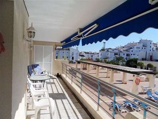 2 soveværelse Lejlighed til salg i Puerto Banus, Marbella med swimmingpool garage - € 650.000 (Ref: 9370357)