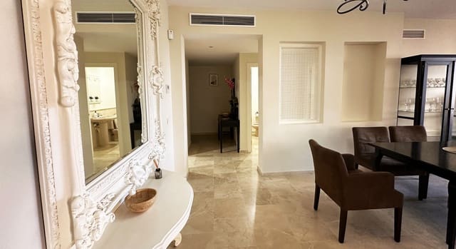 Apartamento de 3 habitaciones en Estepona en venta con piscina - 499.000 € (Ref: 9374351)