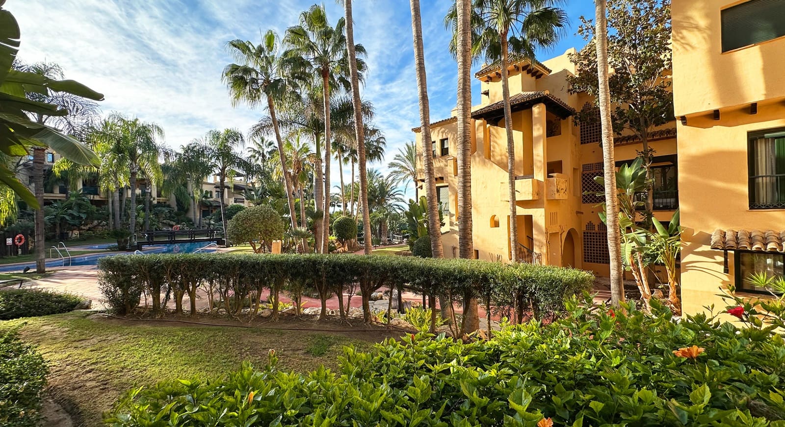 3 bedroom Apartment for sale in Estepona with pool - € 499,000 (Ref: 9374351)