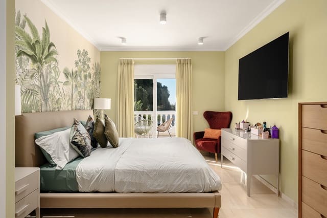 Chalet de 4 habitaciones en Marbella en venta con piscina garaje - 1.998.500 € (Ref: 9374352)