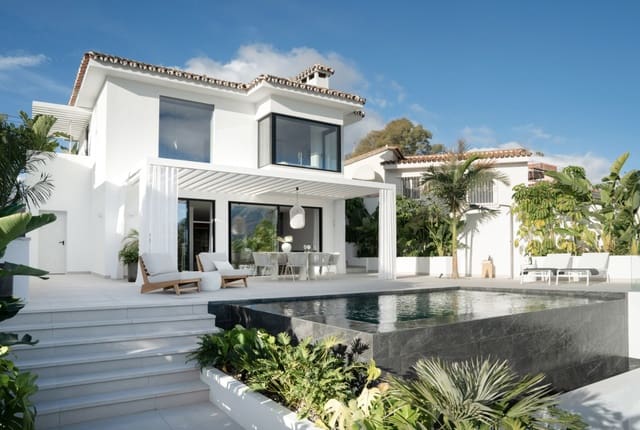 5 chambre Villa/Maison à vendre à Nueva Andalucia, Marbella avec piscine garage - 2 250 000 € (Ref: 9378320)