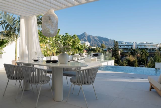 5 chambre Villa/Maison à vendre à Nueva Andalucia, Marbella avec piscine garage - 2 250 000 € (Ref: 9378320)