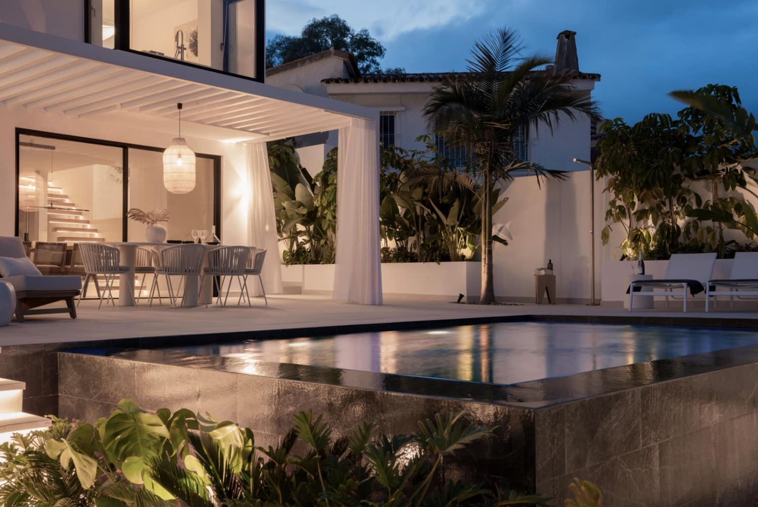 5 Zimmer Villa zu verkaufen in Nueva Andalucia mit Pool Garage - 2.250.000 € (Ref: 9378320)