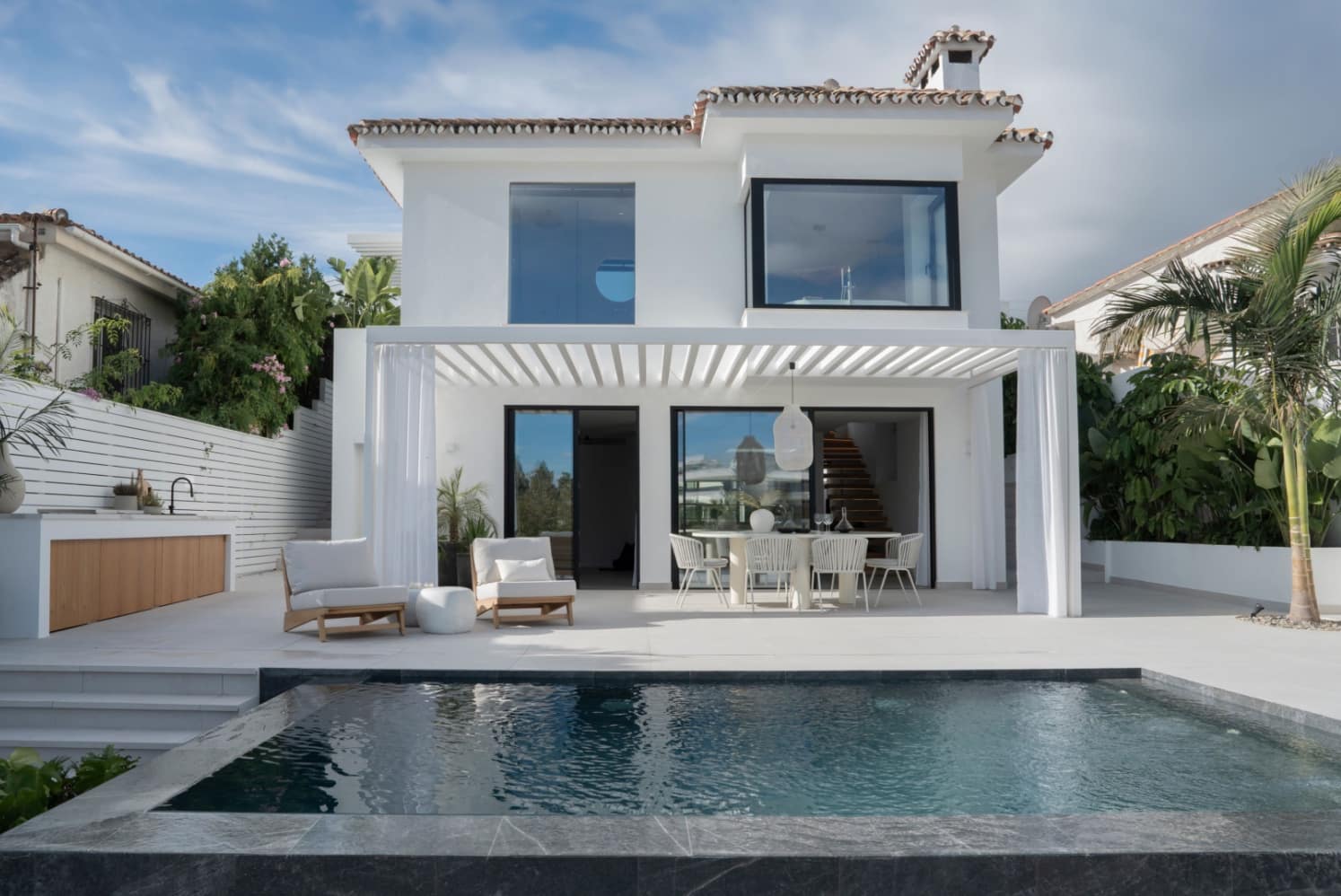 5 Zimmer Villa zu verkaufen in Nueva Andalucia mit Pool Garage - 2.250.000 € (Ref: 9378320)