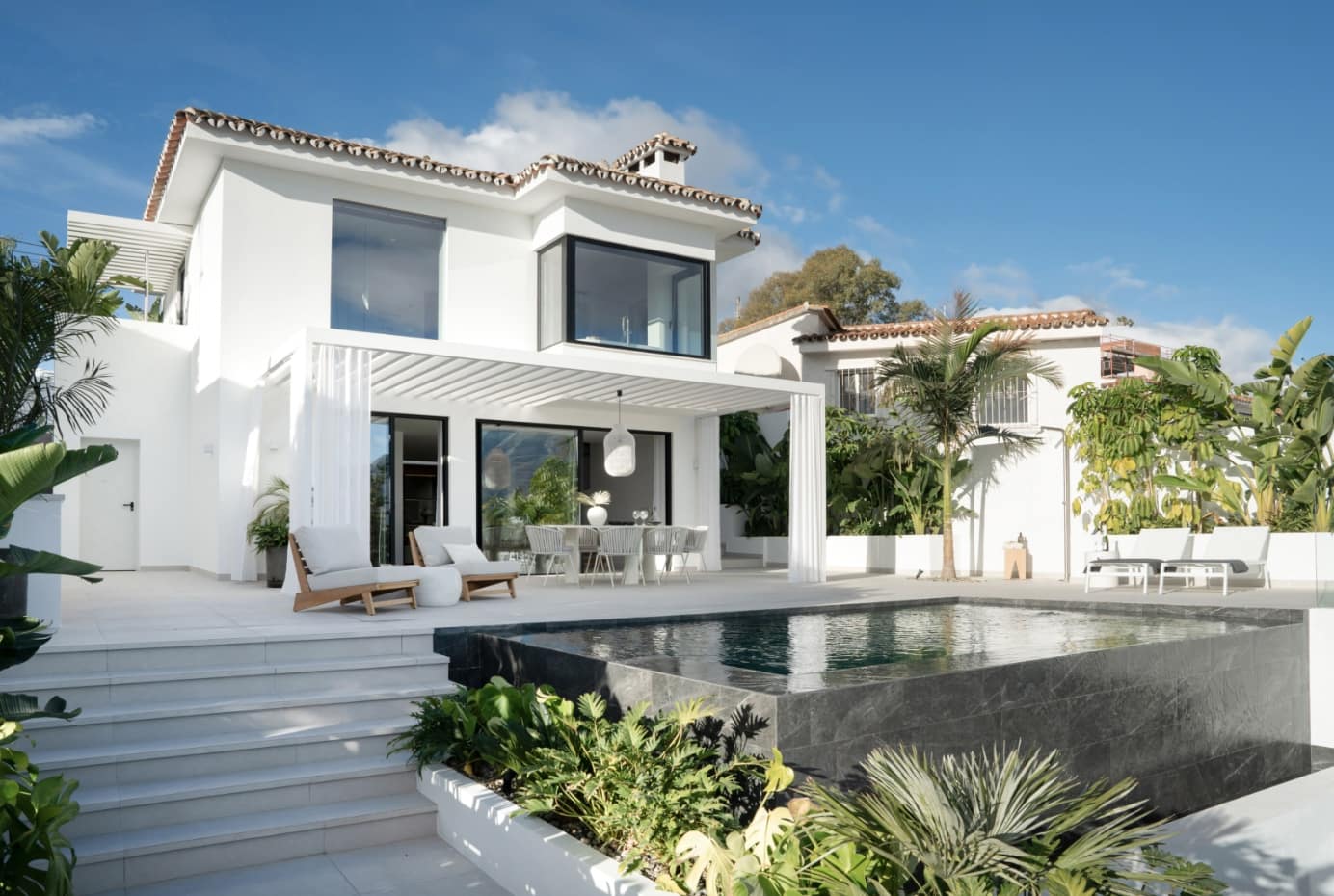 5 quarto Moradia para venda em Nueva Andalucia com piscina garagem - 2 250 000 € (Ref: 9378320)