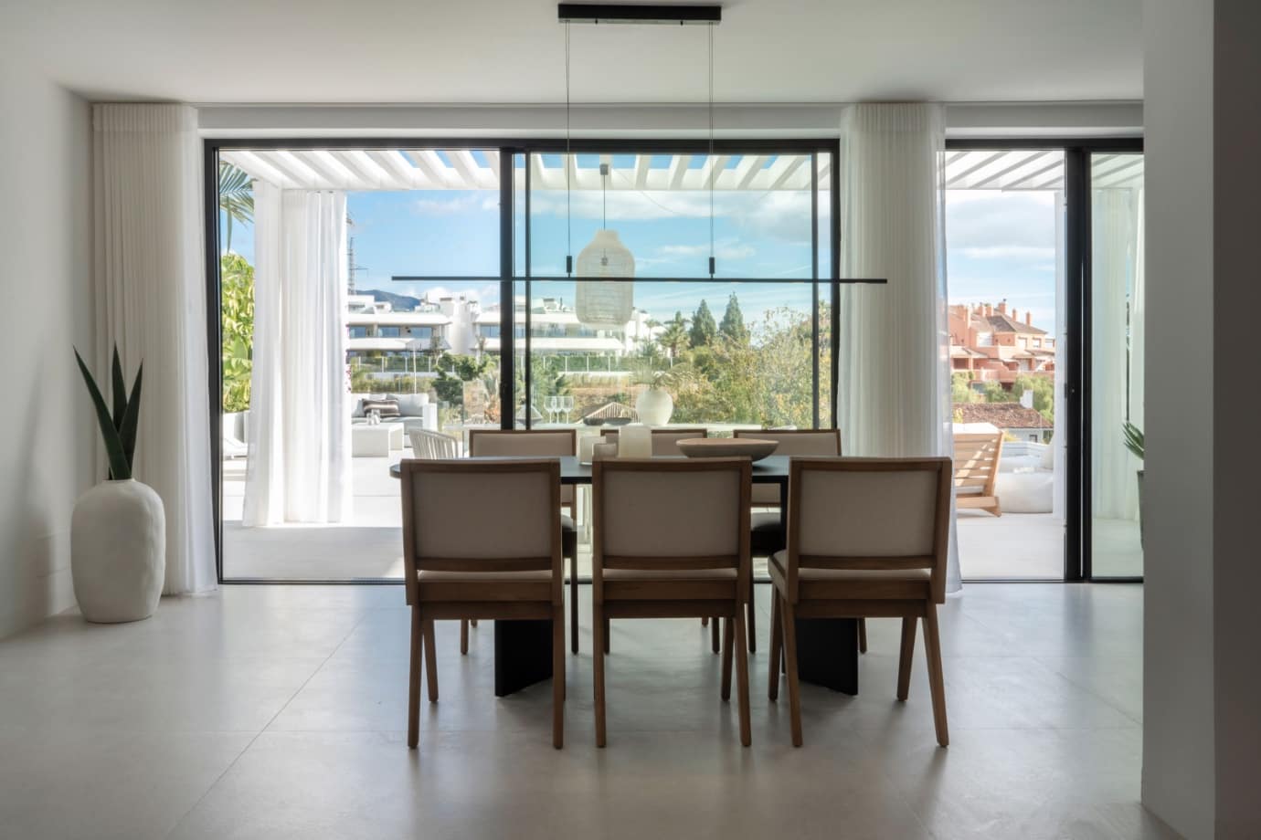 5 quarto Moradia para venda em Nueva Andalucia com piscina garagem - 2 250 000 € (Ref: 9378320)