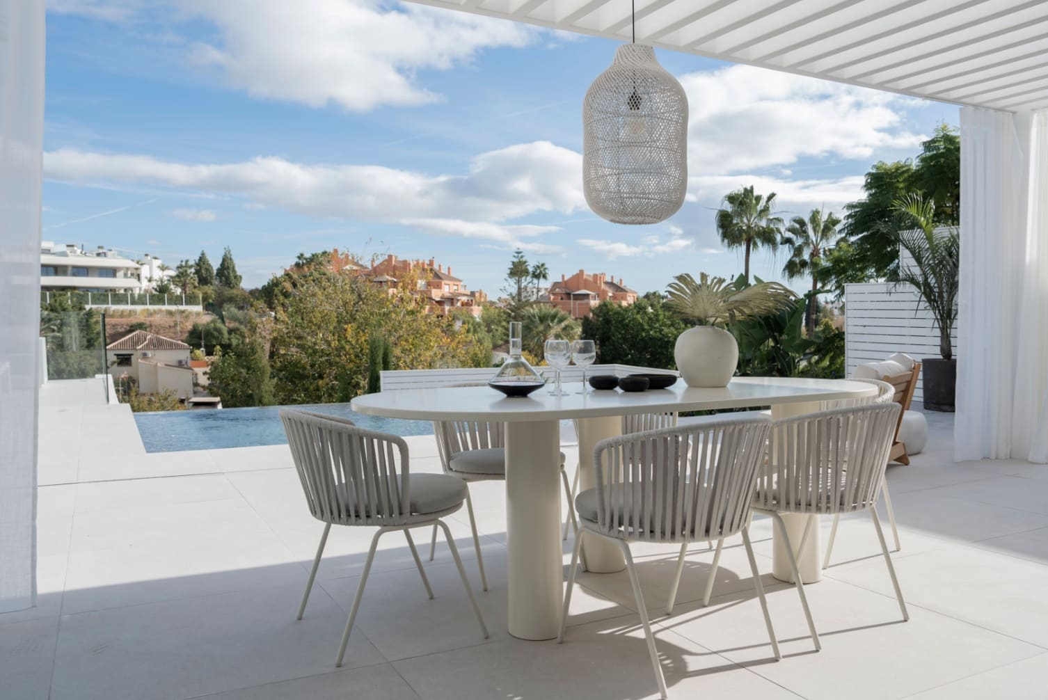 5 quarto Moradia para venda em Nueva Andalucia com piscina garagem - 2 250 000 € (Ref: 9378320)
