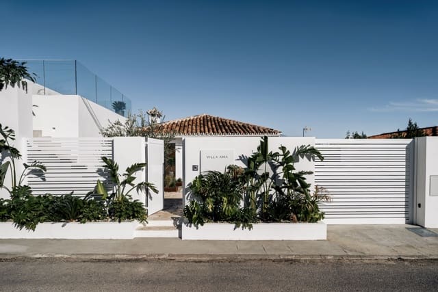 5 chambre Villa/Maison à vendre à Nueva Andalucia, Marbella avec piscine garage - 2 250 000 € (Ref: 9378320)