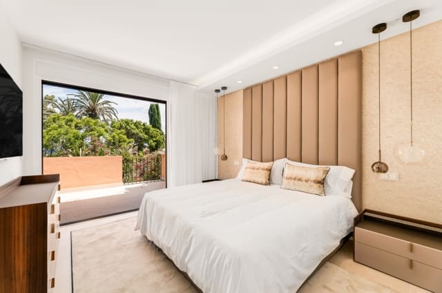 4 chambre Maison de Ville à vendre à Estepona avec piscine garage - 2 599 500 € (Ref: 9382089)