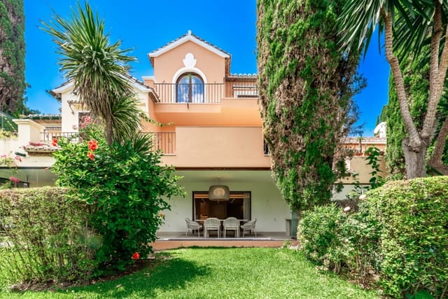 4 chambre Maison de Ville à vendre à Estepona avec piscine garage - 2 599 500 € (Ref: 9382089)