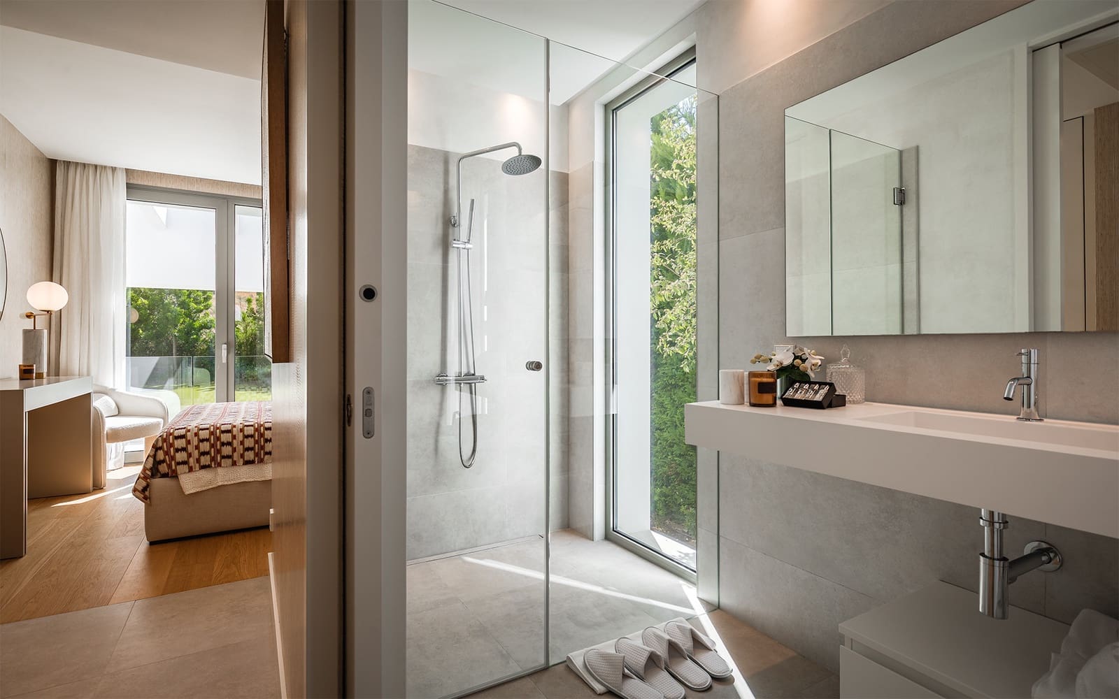 5 bedroom Villa for sale in El Paraiso with pool garage - € 2,625,000 (Ref: 9382090)