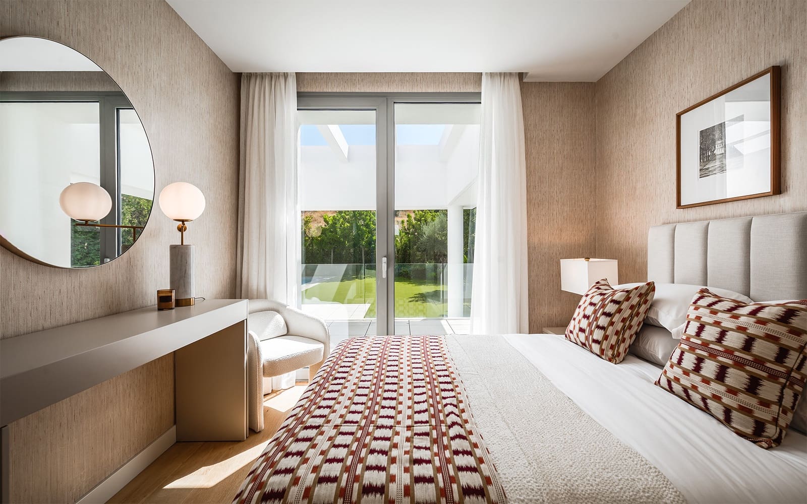 5 bedroom Villa for sale in El Paraiso with pool garage - € 2,625,000 (Ref: 9382090)