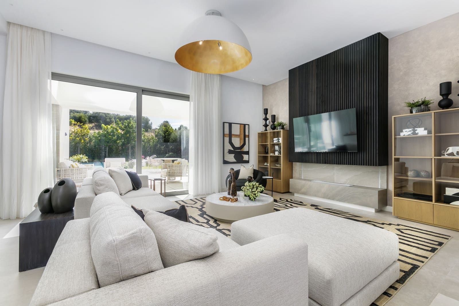 5 bedroom Villa for sale in El Paraiso with pool garage - € 2,625,000 (Ref: 9382090)