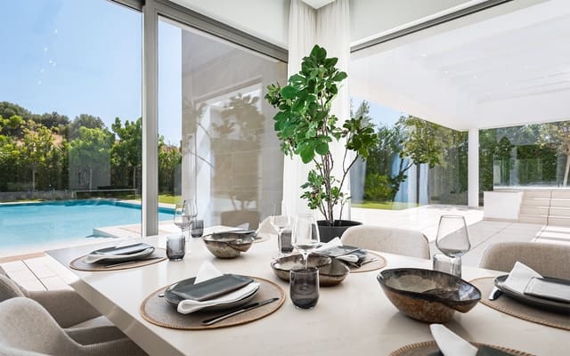 5 sypialnia Willa na sprzedaż w El Paraiso, Estepona z basenem garażem - 2 625 000 € (Ref: 9382090)