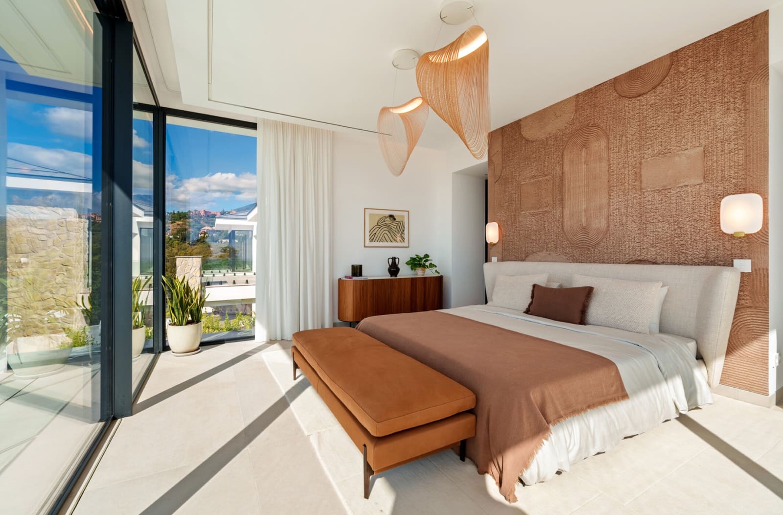 5 bedroom Villa for sale in La Quinta with pool garage - € 5,695,000 (Ref: 9405785)