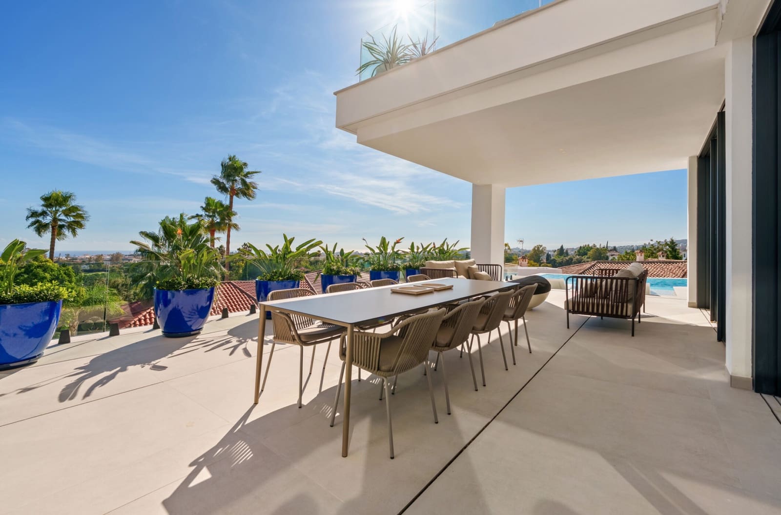 5 bedroom Villa for sale in La Quinta with pool garage - € 5,695,000 (Ref: 9405785)