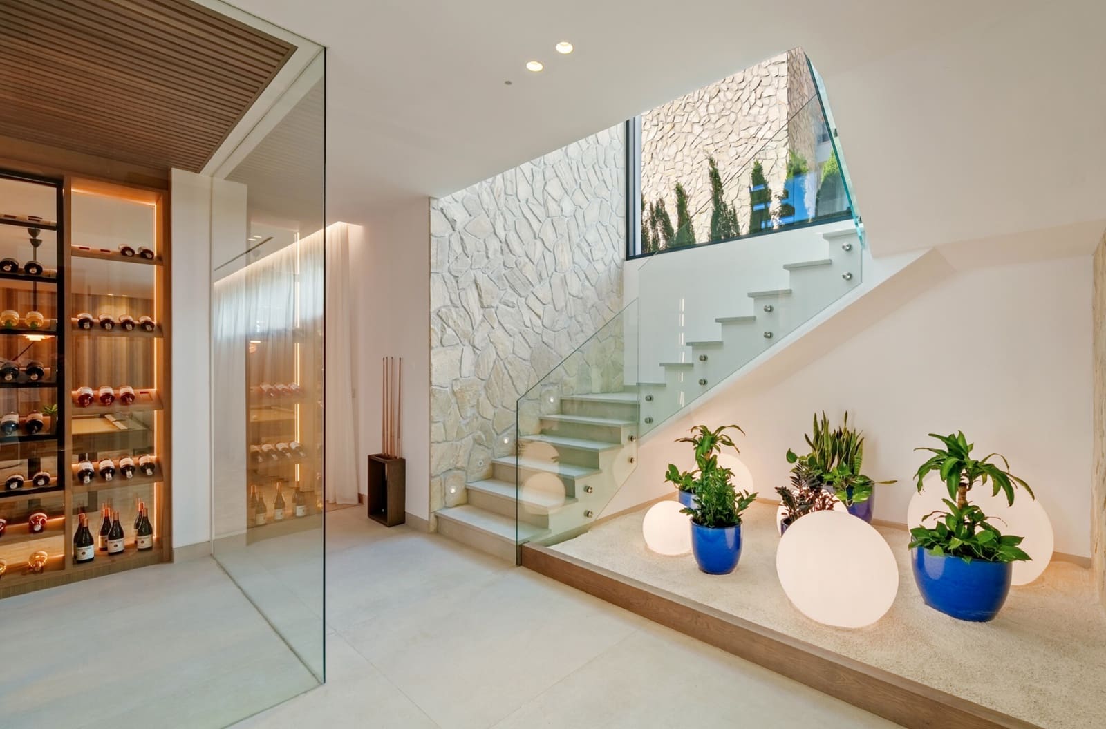 5 bedroom Villa for sale in La Quinta with pool garage - € 5,695,000 (Ref: 9405785)