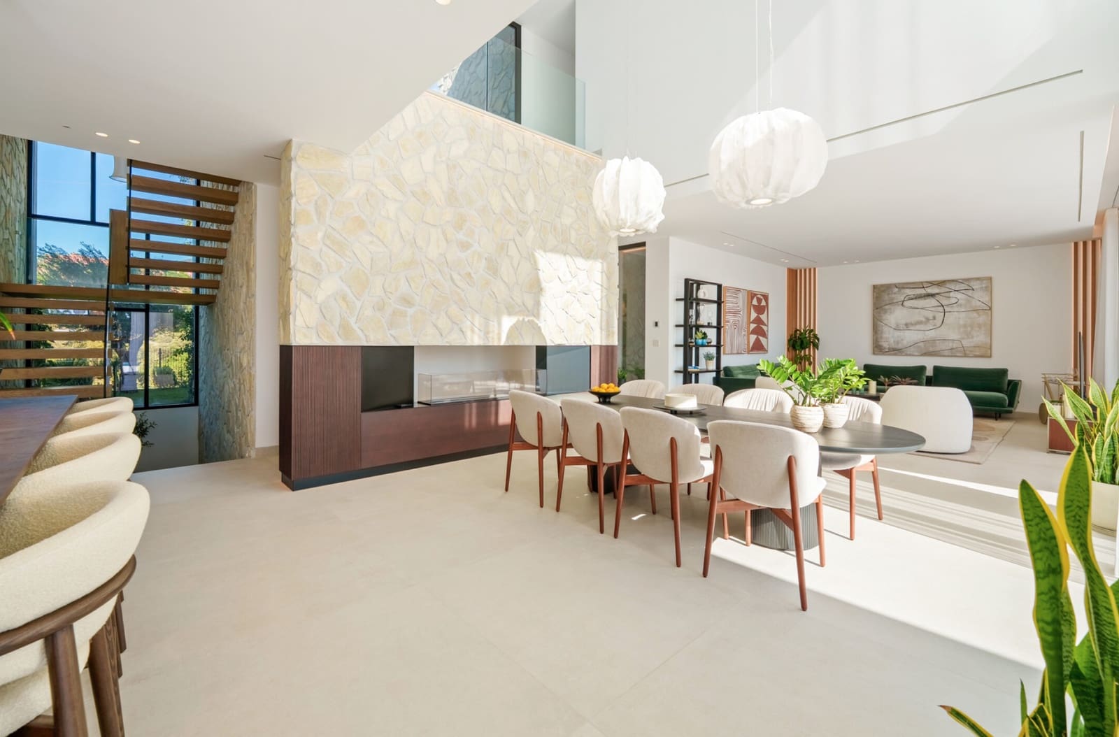 5 bedroom Villa for sale in La Quinta with pool garage - € 5,495,000 (Ref: 9405786)