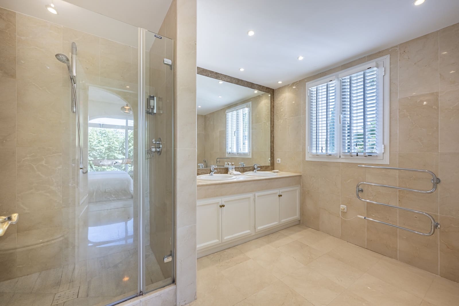 5 quarto Moradia para venda em Benahavis com piscina garagem - 2 895 000 € (Ref: 9406068)