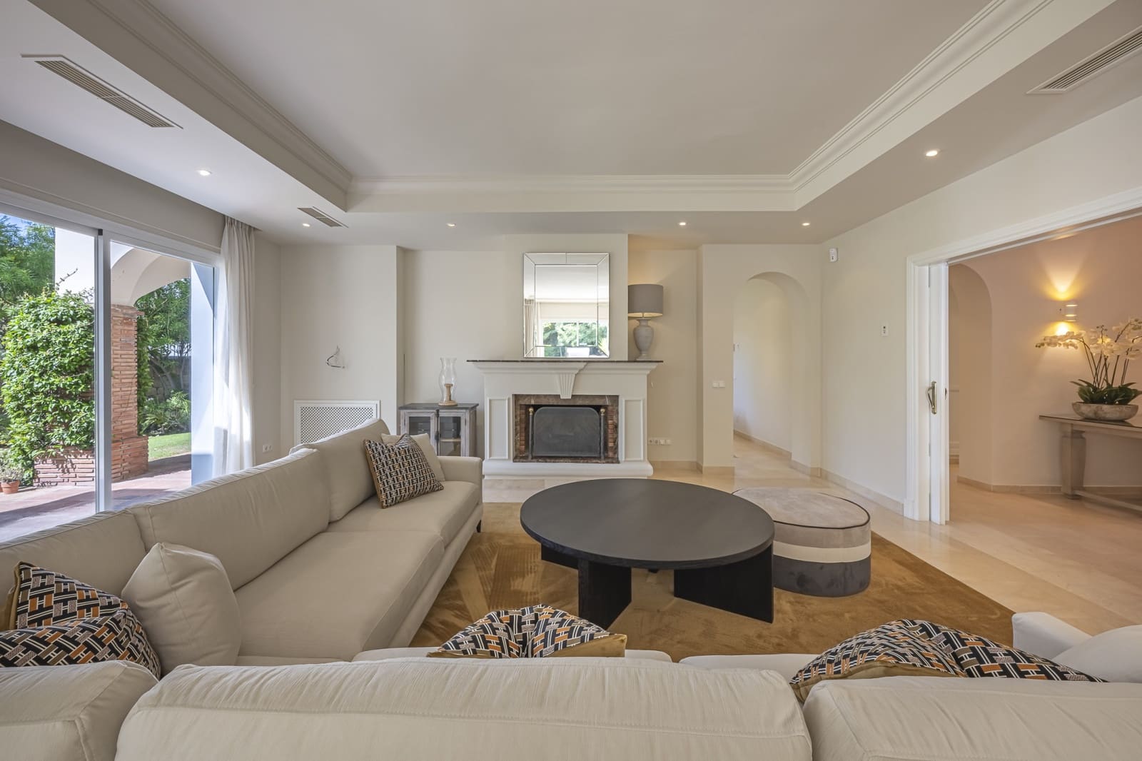 5 quarto Moradia para venda em Benahavis com piscina garagem - 2 895 000 € (Ref: 9406068)