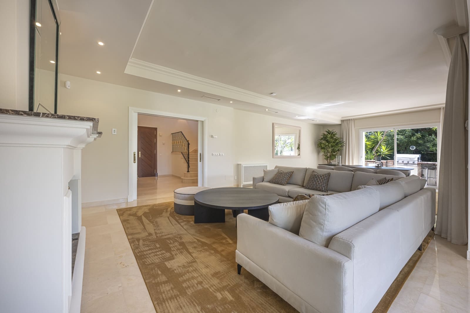 5 quarto Moradia para venda em Benahavis com piscina garagem - 2 895 000 € (Ref: 9406068)