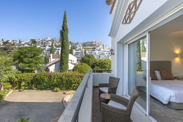 5 quarto Moradia para venda em Benahavís com piscina garagem - 2 895 000 € (Ref: 9406068)