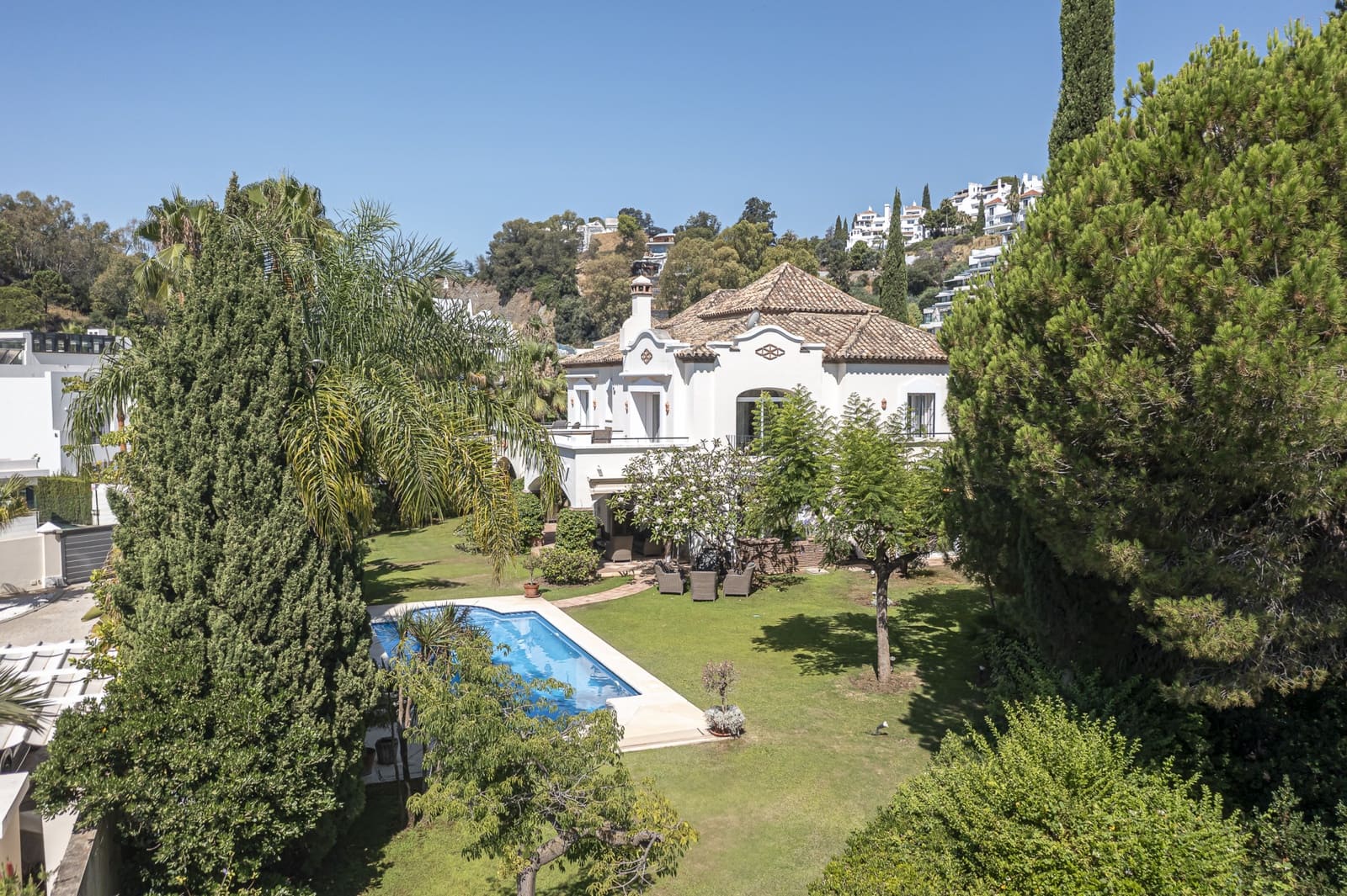 5 quarto Moradia para venda em Benahavis com piscina garagem - 2 895 000 € (Ref: 9406068)